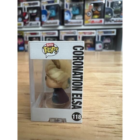 HYPER RARE CHASE BITTY Coronation Elsa Frozen Funko Pop #118 Disney Princesses - Picture 4 of 6